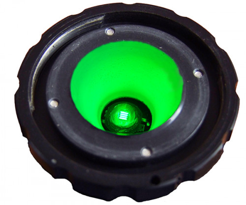 锥形测量口放在测试LED上检测 锥形测量口放在测试LED上检测