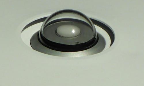 入口光学器件用热空气吹干,以防止灰尘、雨或雪 入口光学器件用热空气吹干,以防止灰尘、雨或雪